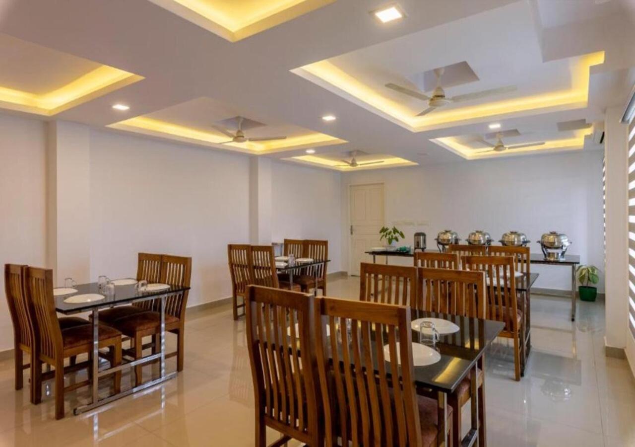 Hotel Airport Avenue Plaza à Nedumbassery Extérieur photo