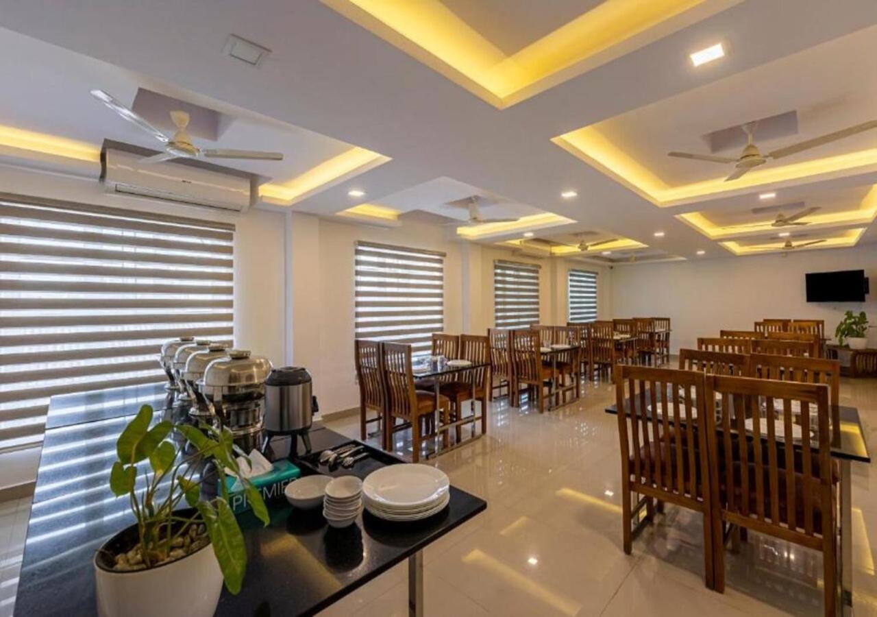 Hotel Airport Avenue Plaza à Nedumbassery Extérieur photo