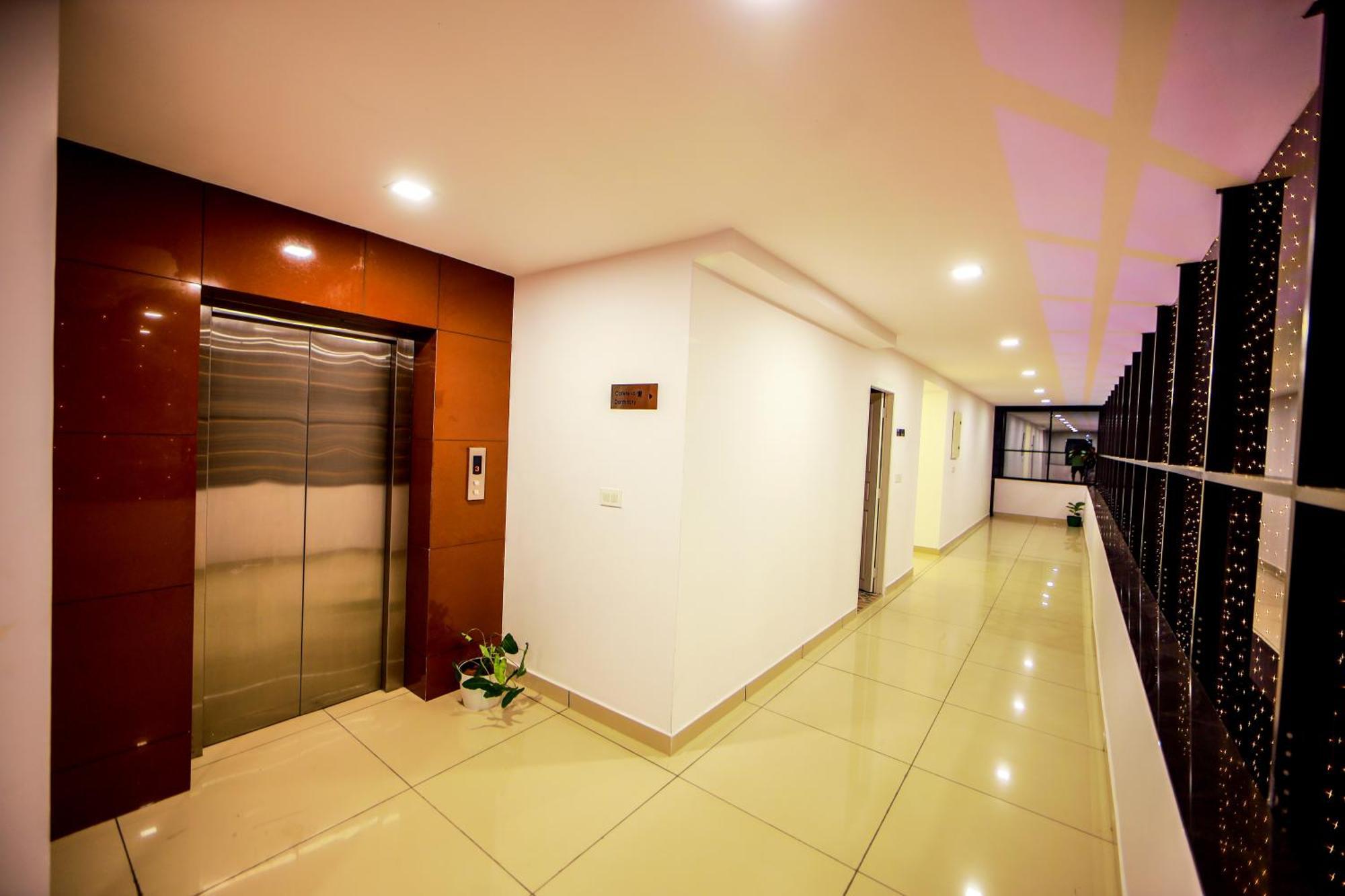 Hotel Airport Avenue Plaza à Nedumbassery Extérieur photo