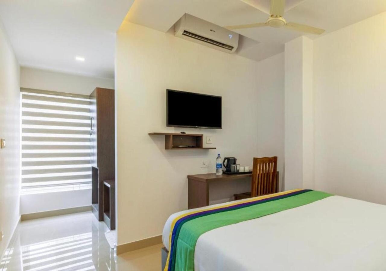 Hotel Airport Avenue Plaza à Nedumbassery Extérieur photo